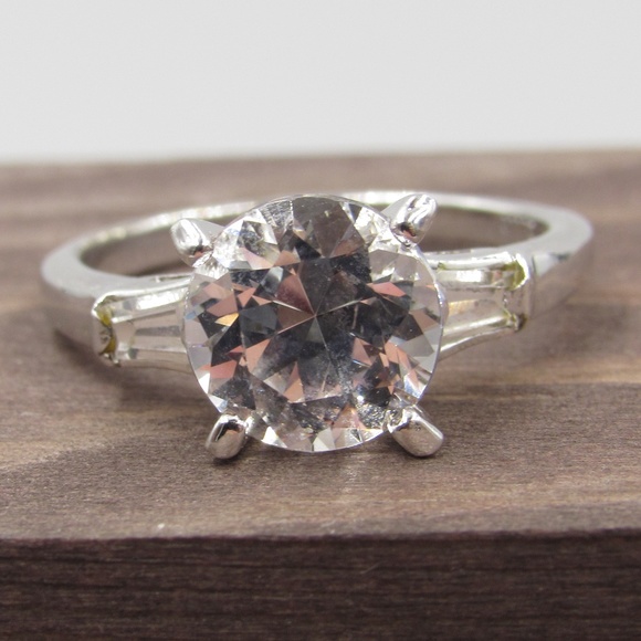 Jewelry - Size 8 Sterling Silver Clear Spinel Stone Band